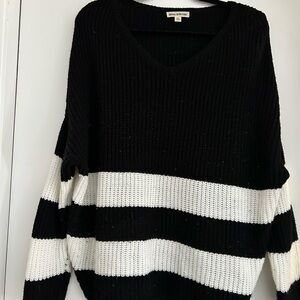Zenana Outfitters Black and White V-Neck Sweater